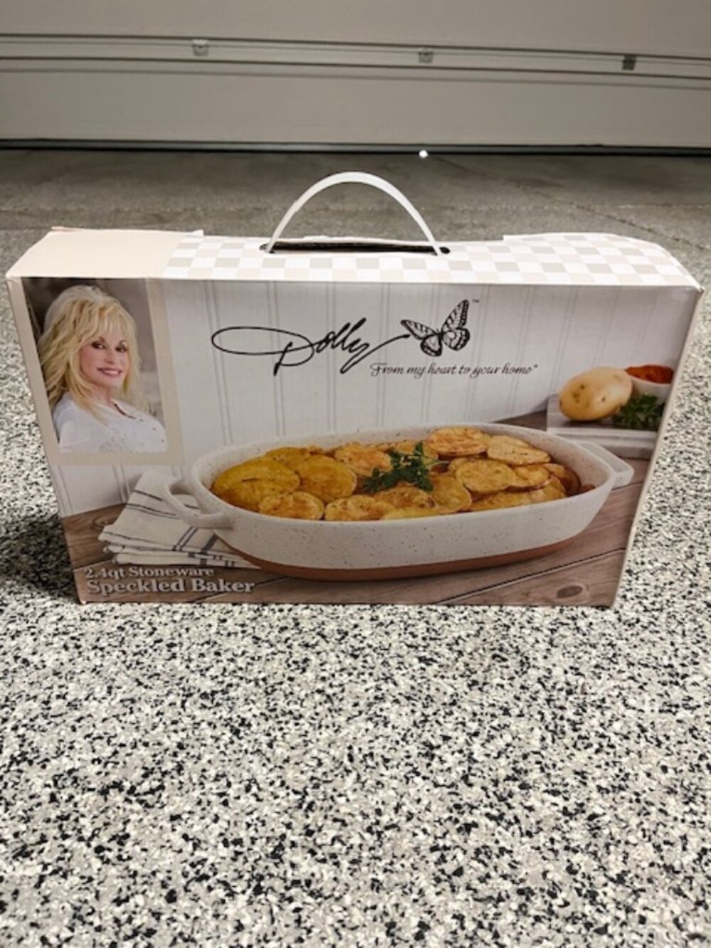 Dolly Parton Collection 2.4 Qt Stoneware Speckled Baker,